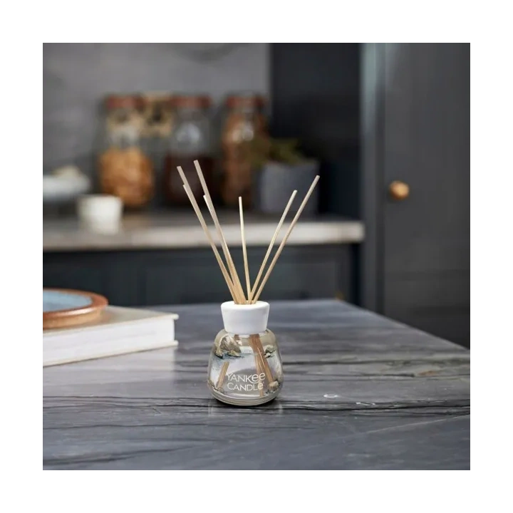 YANKEE CANDLE Reed Diffuser pałeczki zapachowe AMBER & SANDALWOOD 100ml