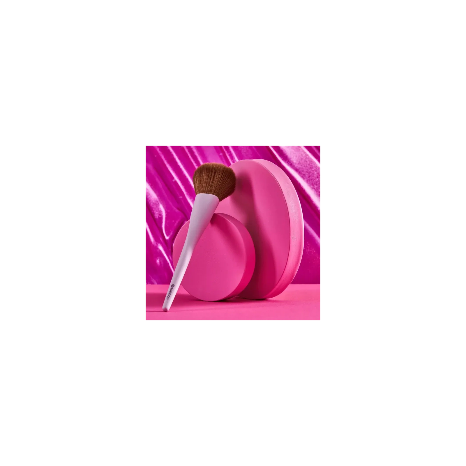 ESSENCE Brush Powder pędzel do pudru 01 Powdered Perfection 