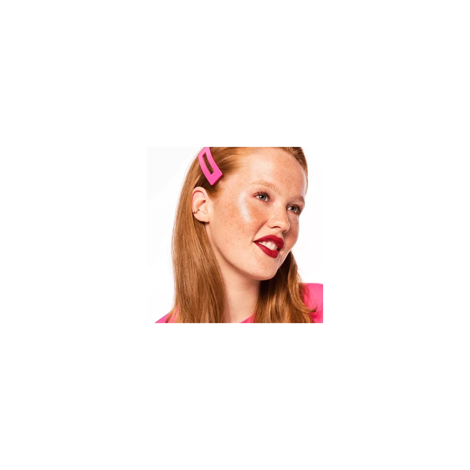 ESSENCE Baby Got Holo Glow rozświetlacz do twarzy w sztyfcie 10 Holy Apricotly 5g