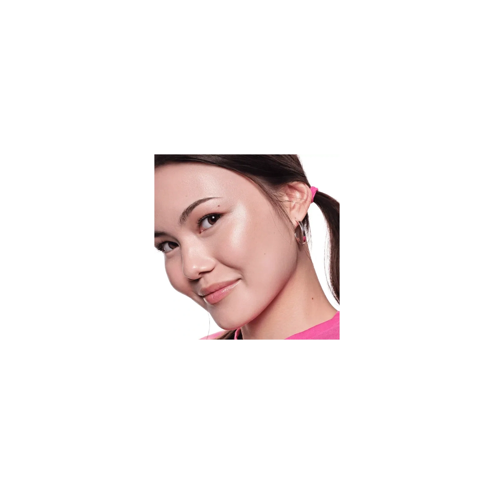 ESSENCE Soft Touch Bouncy Glow rozświetlacz do twarzy 20 Glazed Dew 4g