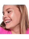 ESSENCE Baby Got Glow rozświetlacz do twarzy w sztyfcie 10 Golden Aura 5g