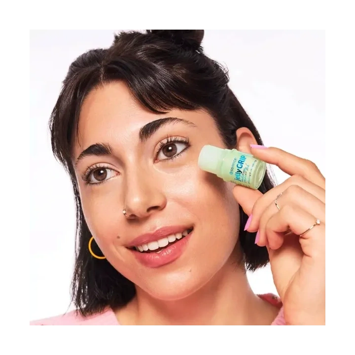 ESSENCE Jelly Grip baza pod oczy w sztyfcie Gripping & Refreshing 4,6g 