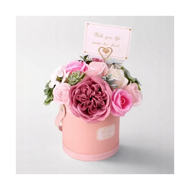ECARLA Flower Box bukiet zapachowych kwiatów mydlanych Odcienie różru BUK10R