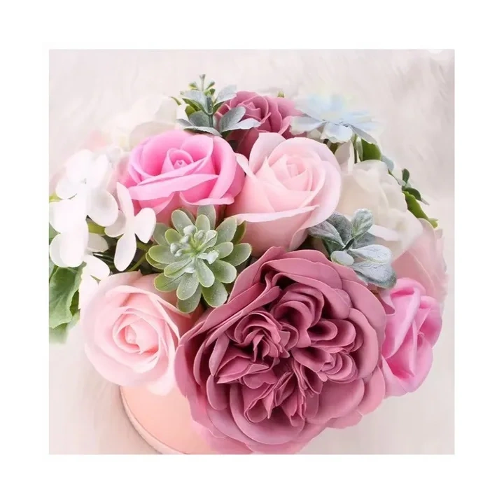 ECARLA Flower Box bukiet zapachowych kwiatów mydlanych Odcienie różru BUK10R