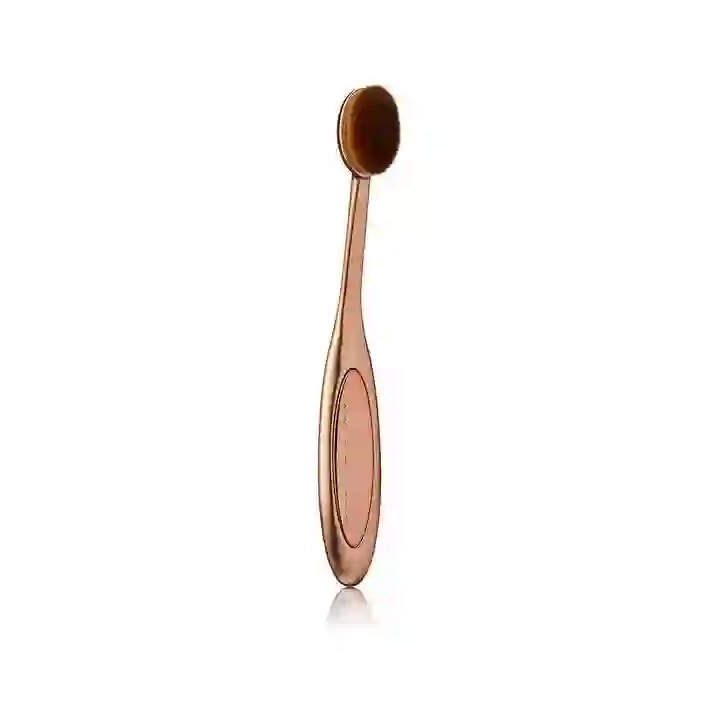 Makeup Revolution szczotka Oval Shape do konturowania 