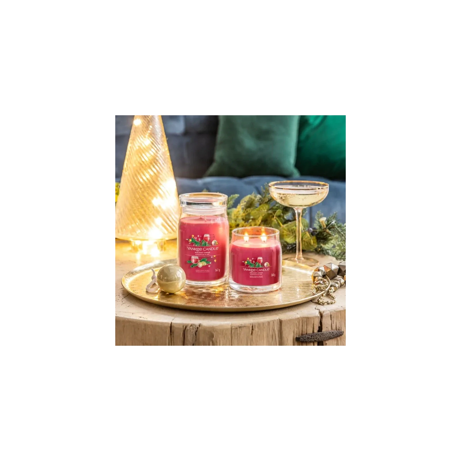 YANKEE CANDLE Signature Średnia świeca w słoiku SPARKLING WINTERBERRY 368g