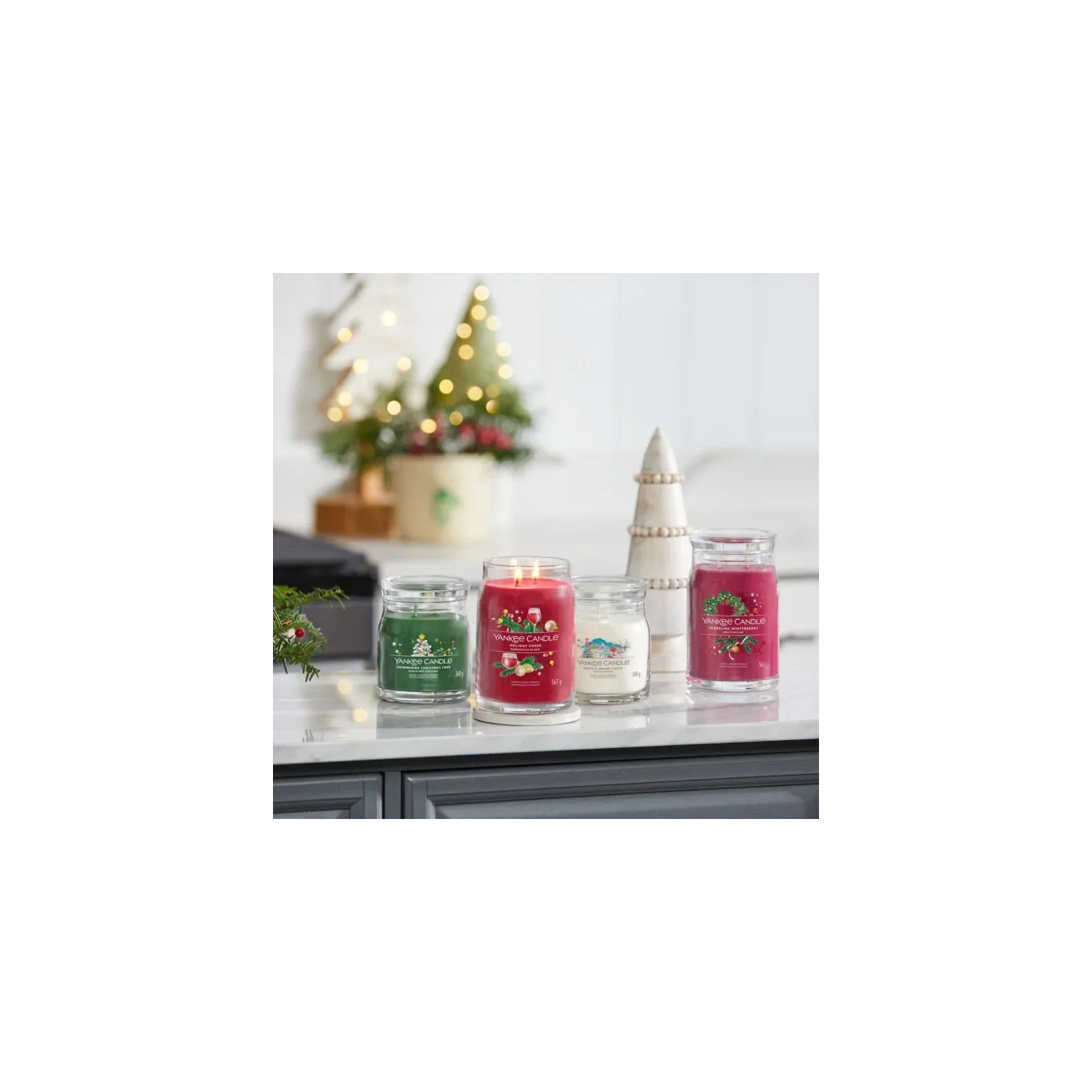YANKEE CANDLE Signature Średnia świeca w słoiku MAGICAL BRIGHT LIGHTS 368g