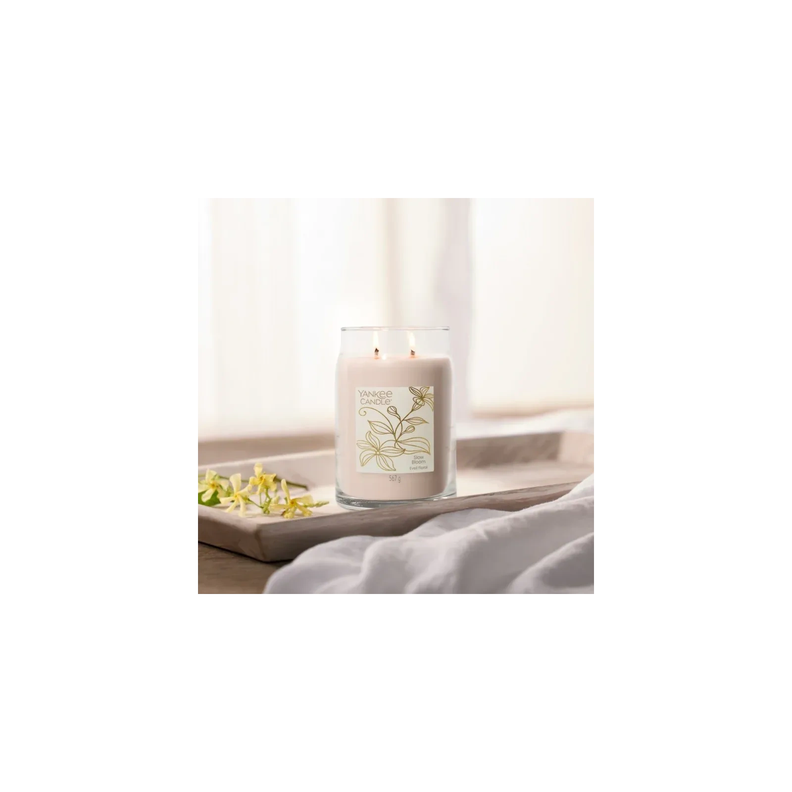 YANKEE CANDLE Signature Duża świeca w słoiku SLOW BLOOM 567g