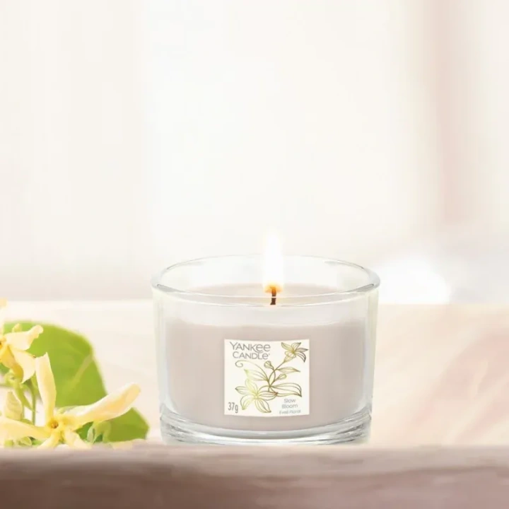 YANKEE CANDLE Signature Mini świeca w słoiku SLOW BLOOM 37g