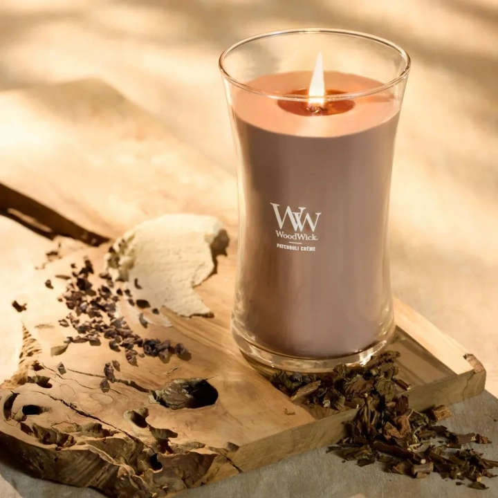 WOODWICK Pluswick duża świeca w słoiku PATCHOULI CREME 609,5g