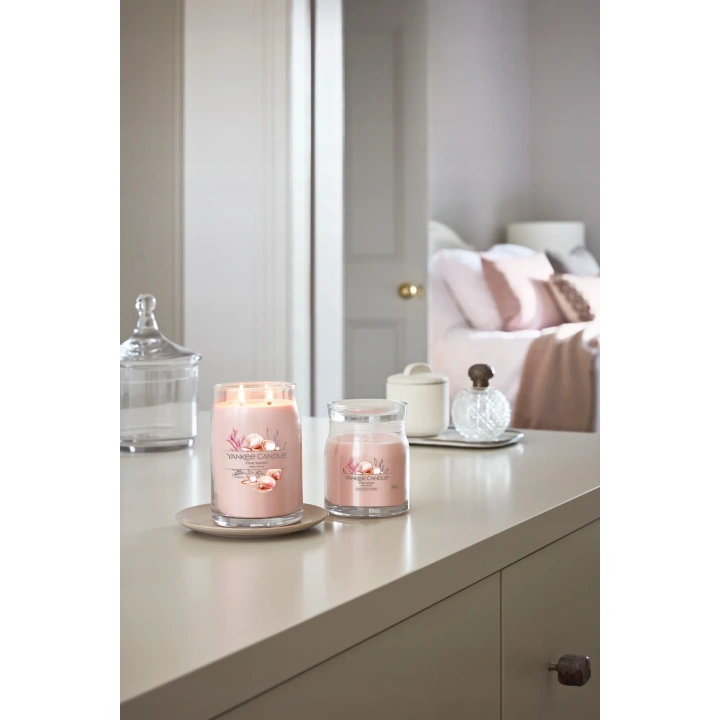 YANKEE CANDLE Signature Średnia świeca w słoiku PINK SANDS 368g