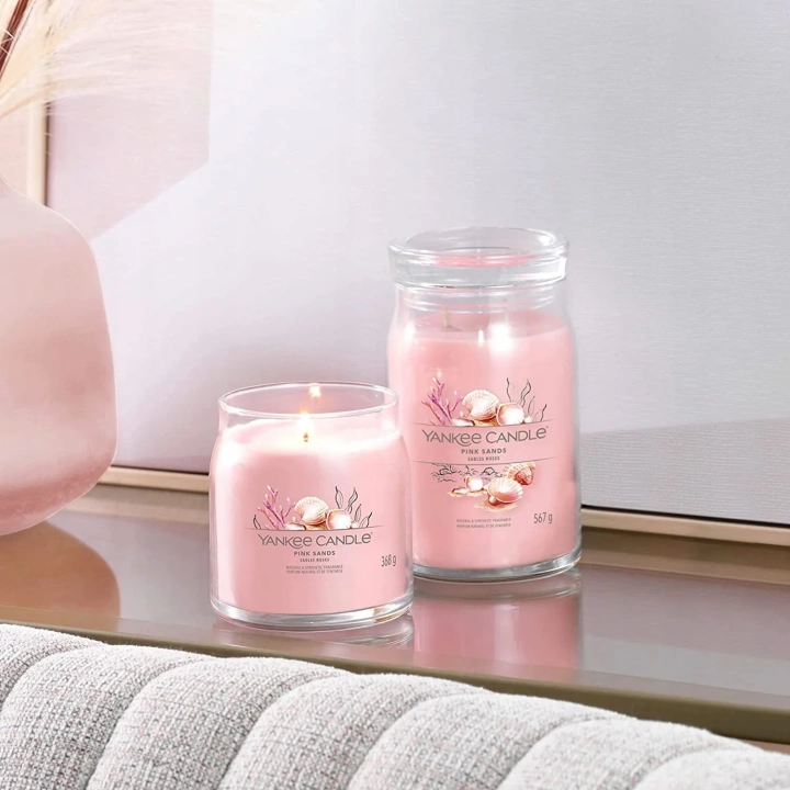 YANKEE CANDLE Signature Średnia świeca w słoiku PINK SANDS 368g