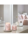 YANKEE CANDLE Signature Średnia świeca w słoiku PINK SANDS 368g