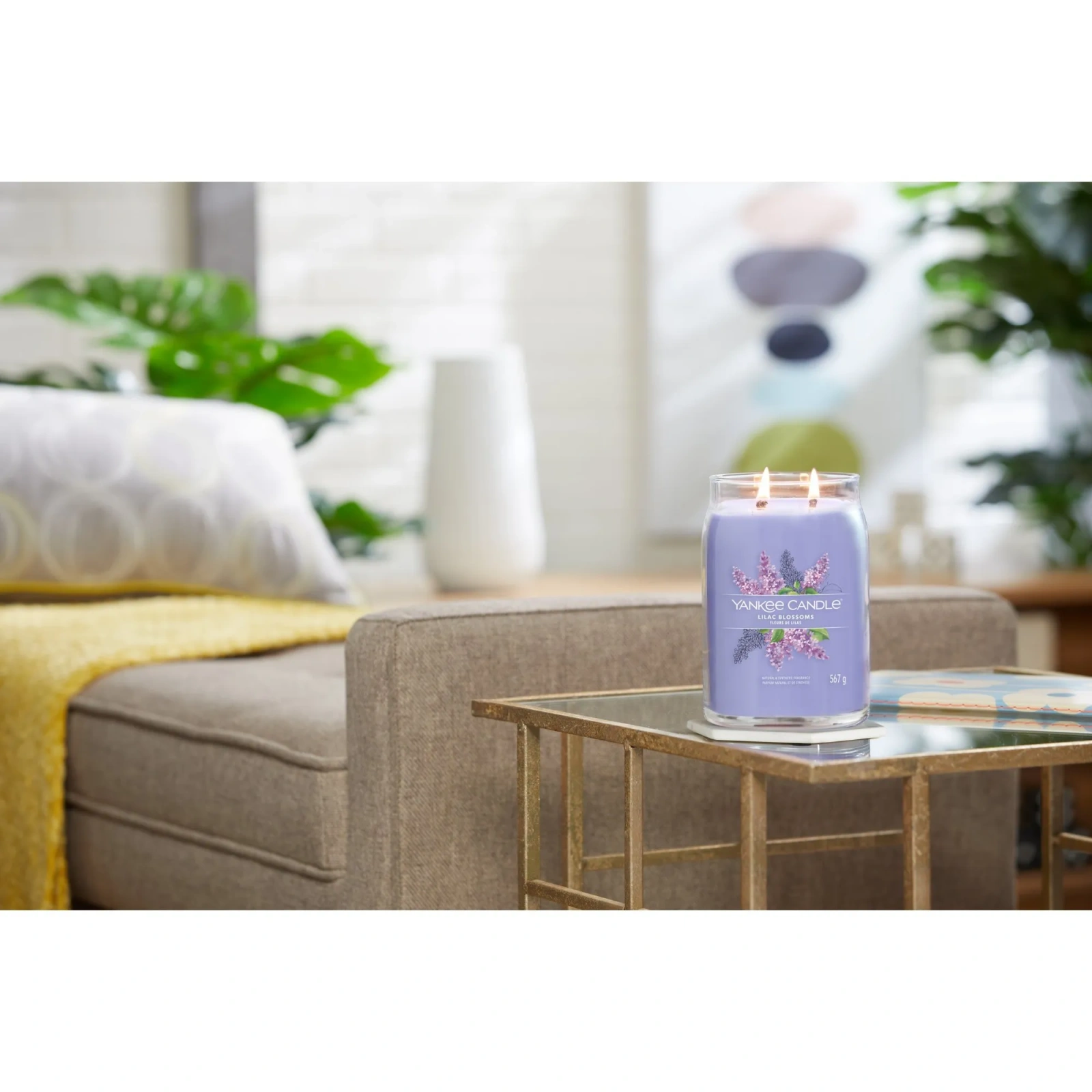 YANKEE CANDLE Signature Duża świeca w słoiku LILAC BLOSSOMS 567g