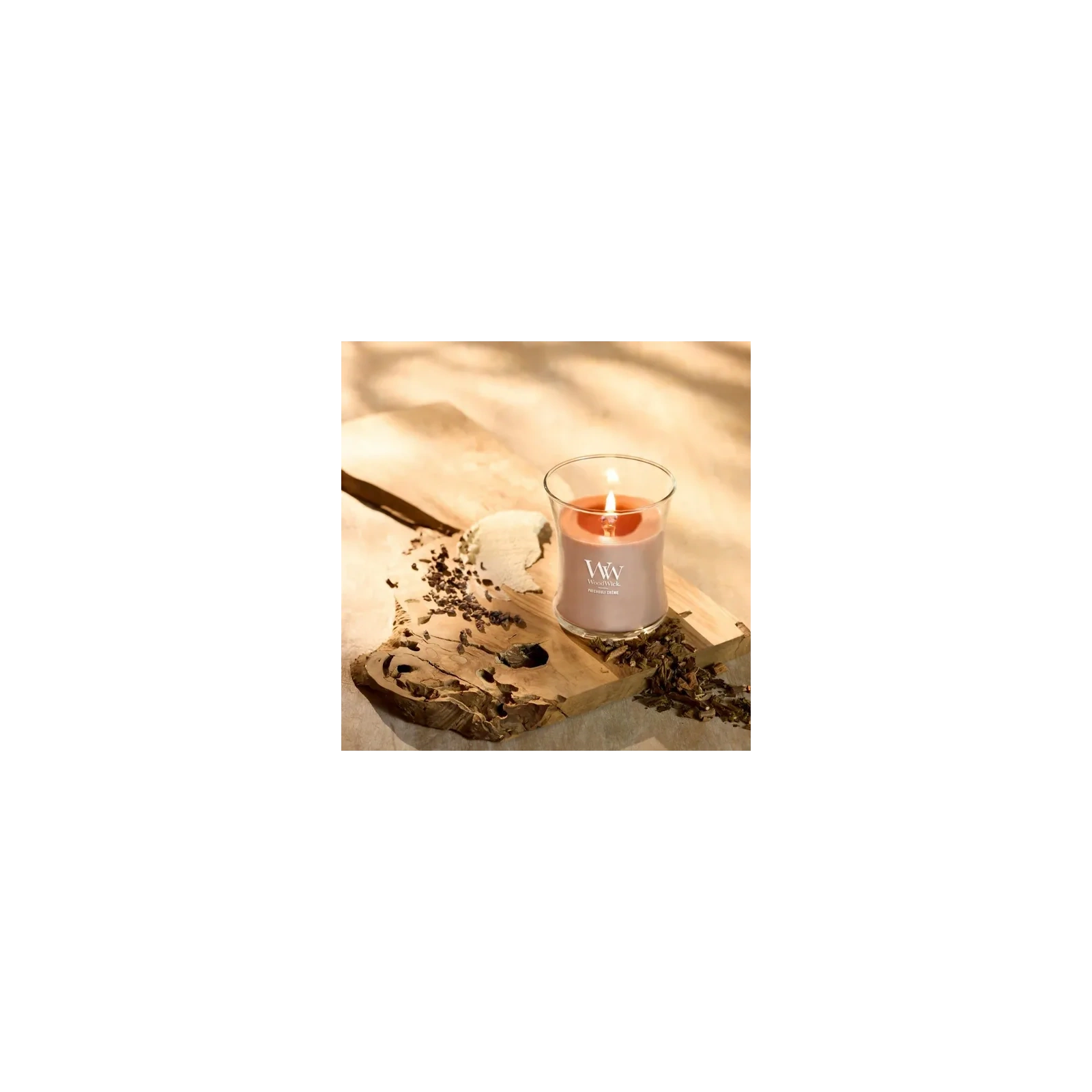 WOODWICK Pluswick średnia świeca w słoiku PATCHOULI CREME 275g