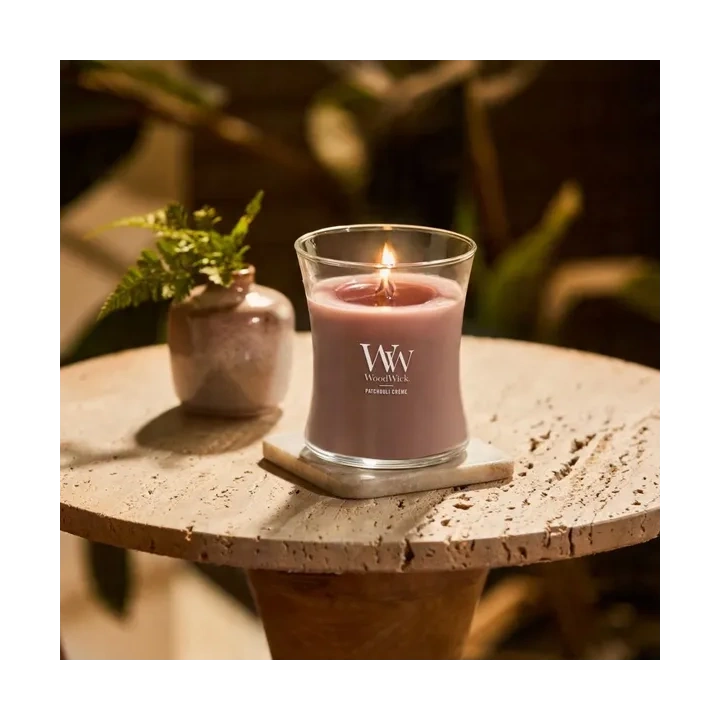 WOODWICK Pluswick średnia świeca w słoiku PATCHOULI CREME 275g