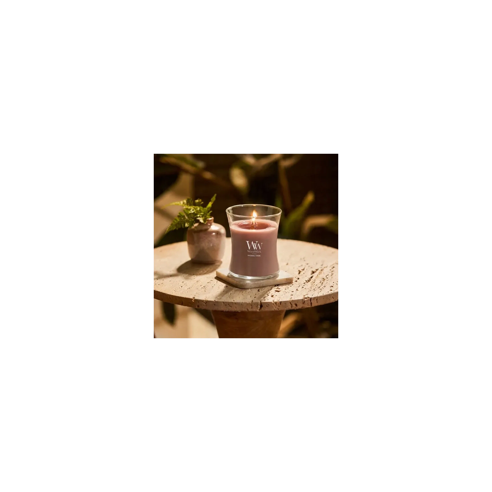 WOODWICK Pluswick średnia świeca w słoiku PATCHOULI CREME 275g