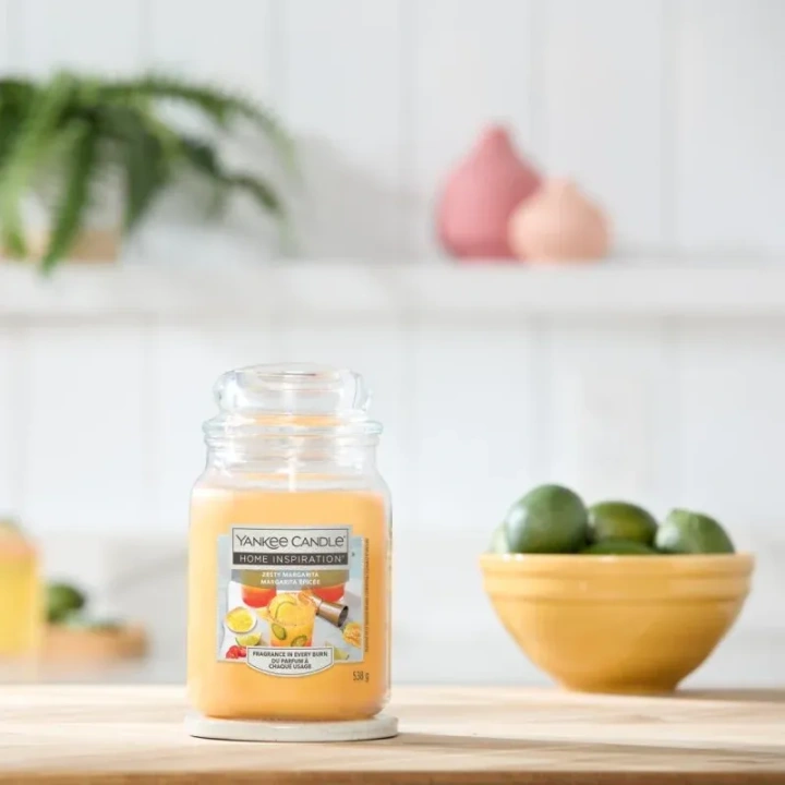 YANKEE CANDLE Home Inspiration Duża świeca w słoiku ZESTY MARGARITA 538g