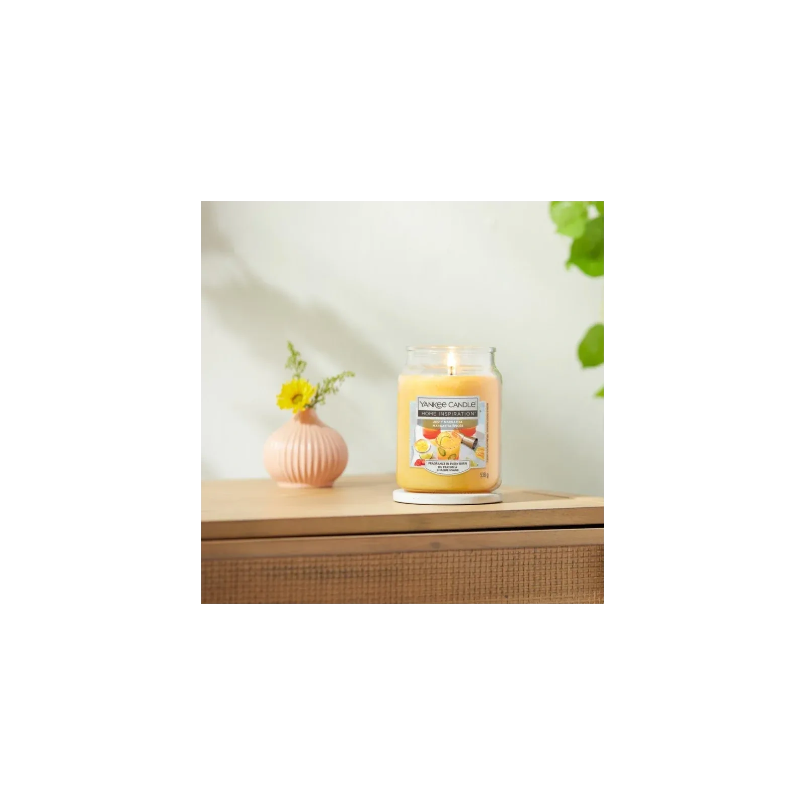 YANKEE CANDLE Home Inspiration Duża świeca w słoiku ZESTY MARGARITA 538g