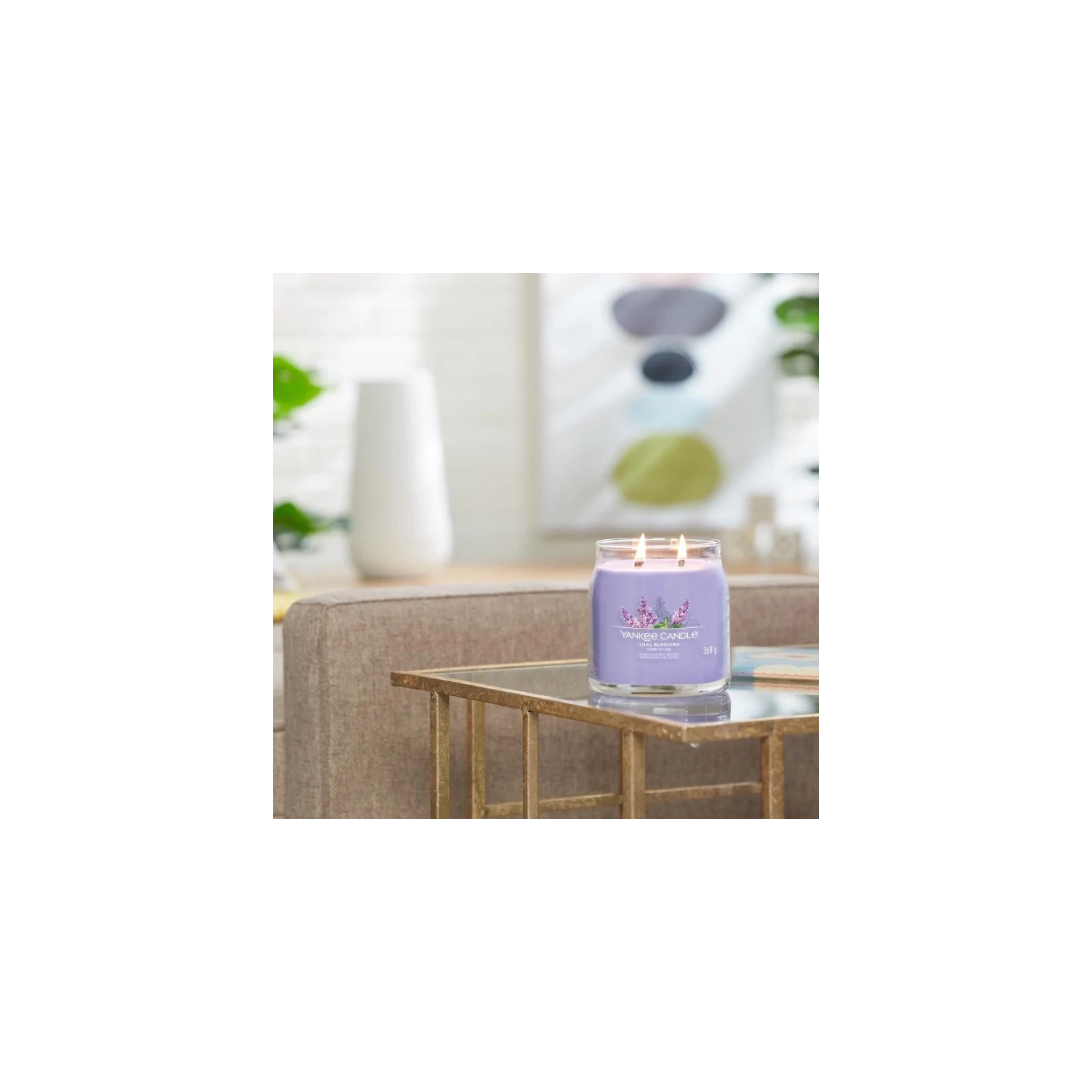 YANKEE CANDLE Signature Średnia świeca w słoiku LILAC BLOSSOMS 368g