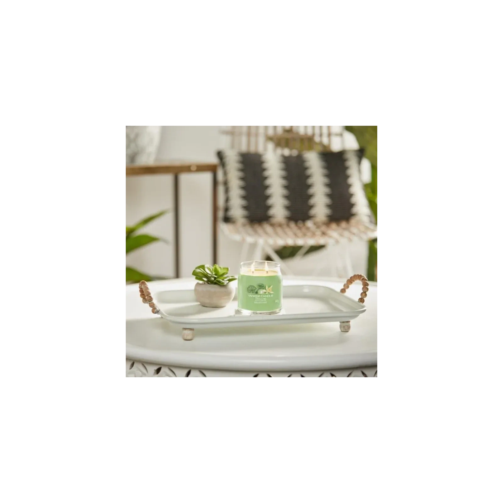 YANKEE CANDLE Signature Średnia świeca w słoiku VANILLA LIME 368g