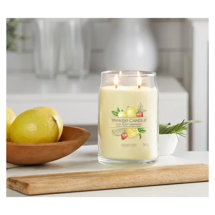 YANKEE CANDLE Signature Duża świeca w słoiku Iced BERRY LEMONADE 567g