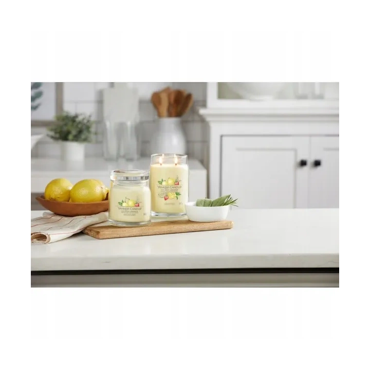 YANKEE CANDLE Signature Duża świeca w słoiku Iced BERRY LEMONADE 567g