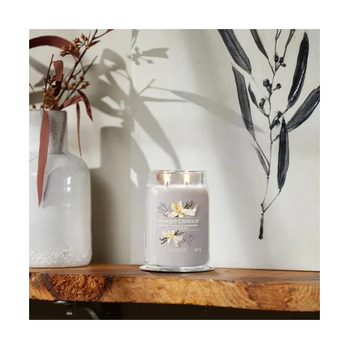 YANKEE CANDLE Signature Duża świeca w słoiku SMOKED VANILLA & CASHMERE 567g