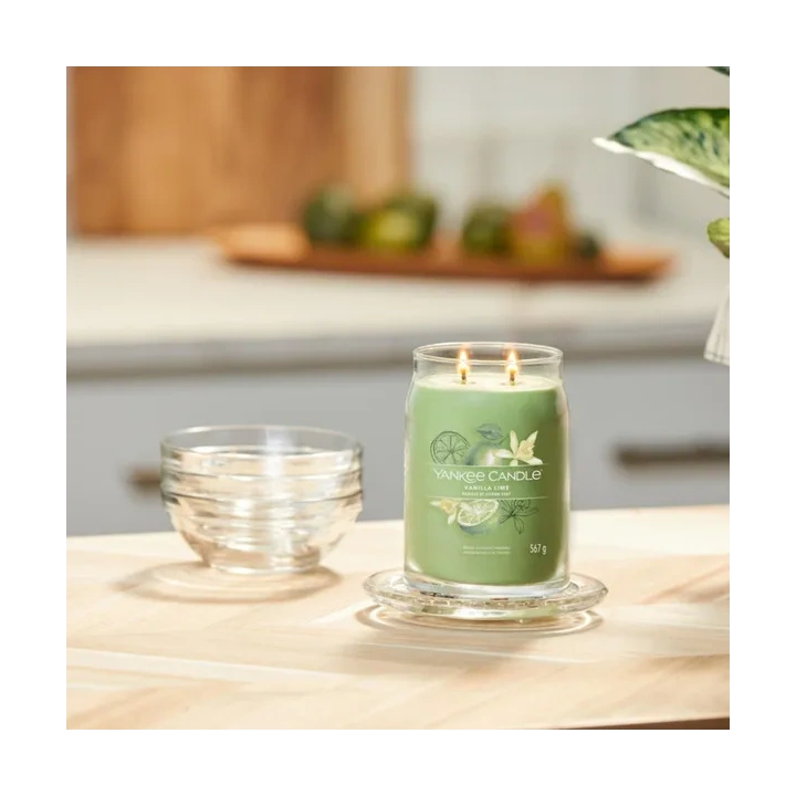 YANKEE CANDLE Signature Duża świeca w słoiku VANILLA LIME 567g