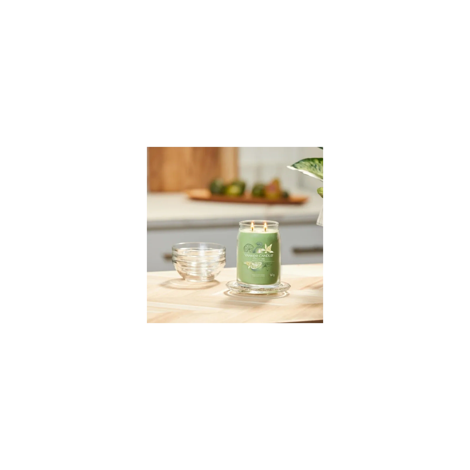 YANKEE CANDLE Signature Duża świeca w słoiku VANILLA LIME 567g