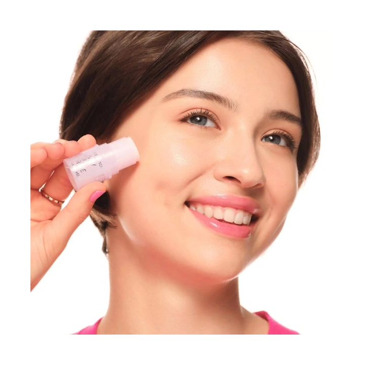 ESSENCE Baby Got Glaze balsam w sztyfcie 4,5g