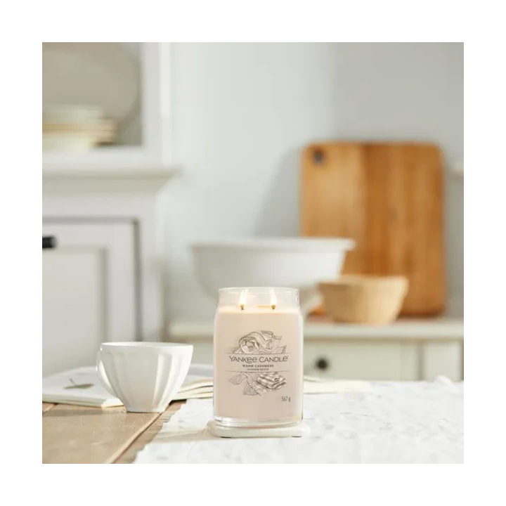 YANKEE CANDLE Signature Duża świeca w słoiku WARM CASHMERE 567g
