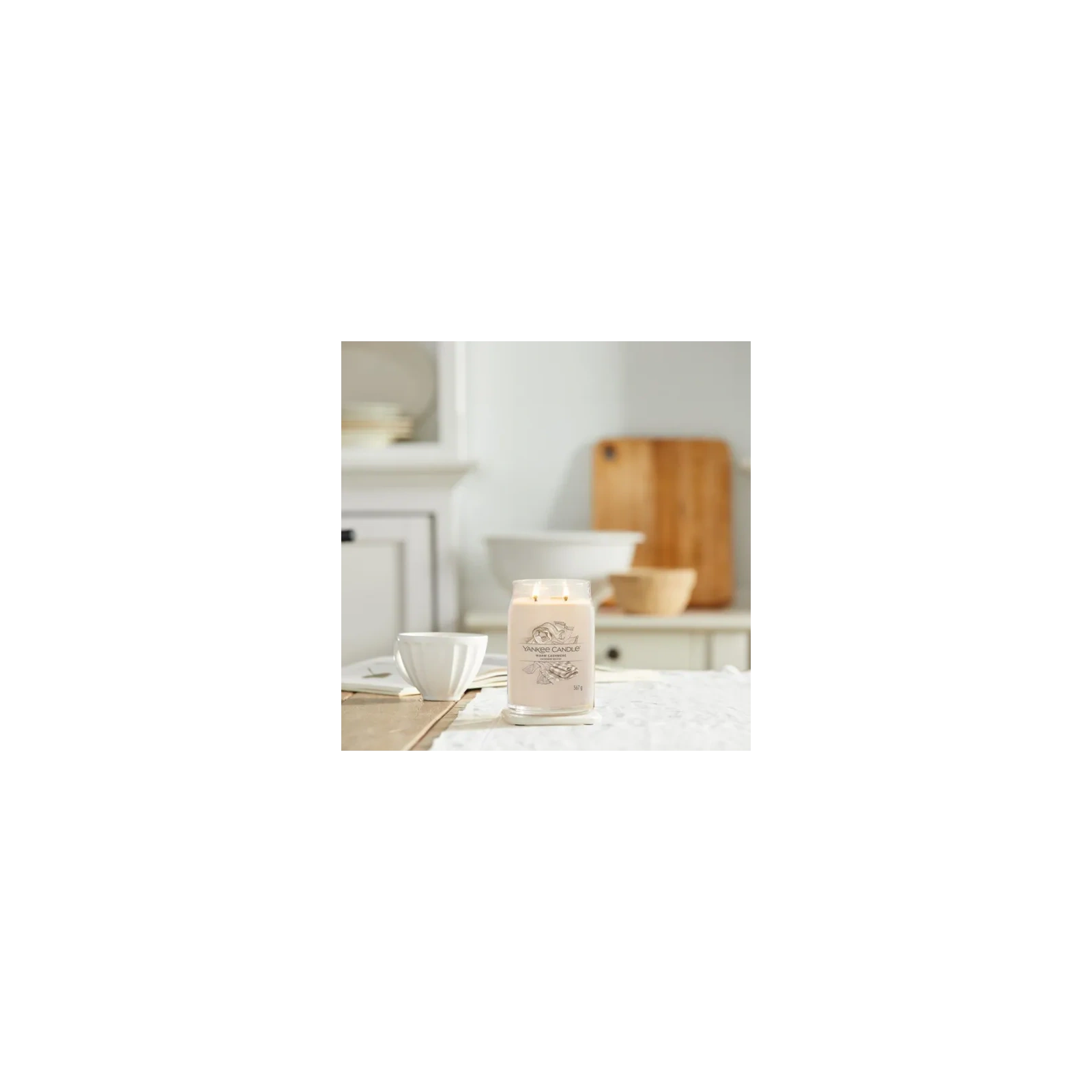 YANKEE CANDLE Signature Duża świeca w słoiku WARM CASHMERE 567g