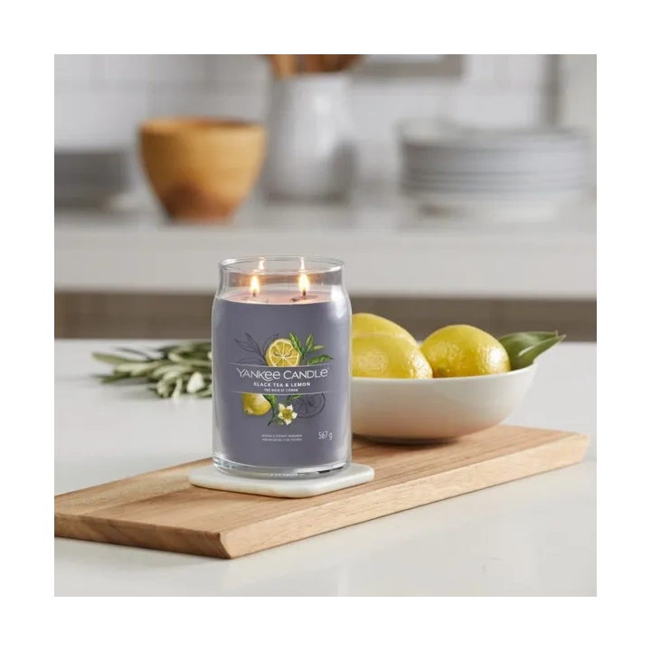 YANKEE CANDLE Signature Duża świeca w słoiku BLACK TEA & LEMON 567g