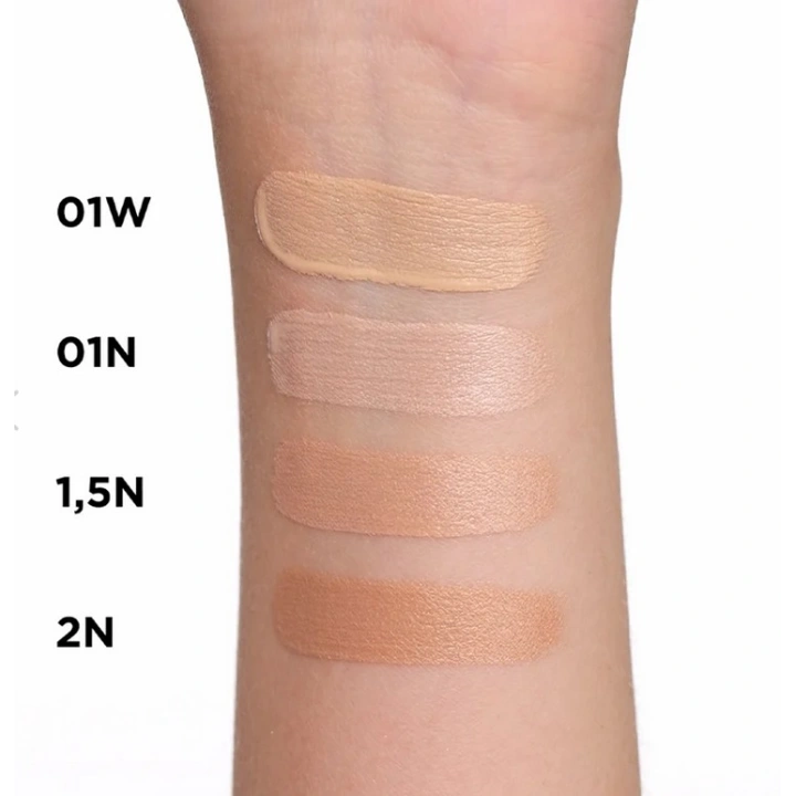EVELINE Celebrity Skin wielofunkcyjna baza pod makijaż 4w1 01N Universal Light 30ml