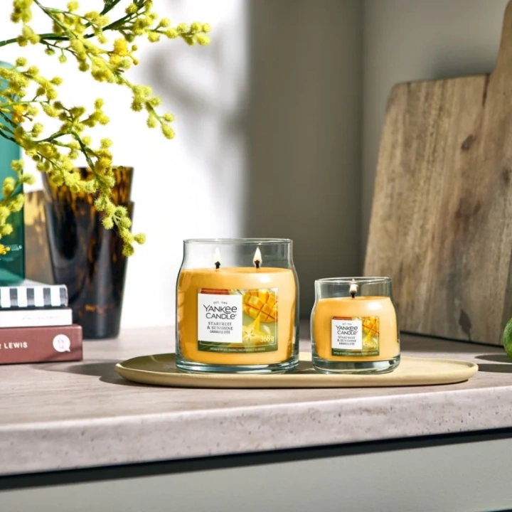 YANKEE CANDLE Signature Mała świeca w słoiku STARFRUIT & SUNSHINE 110g
