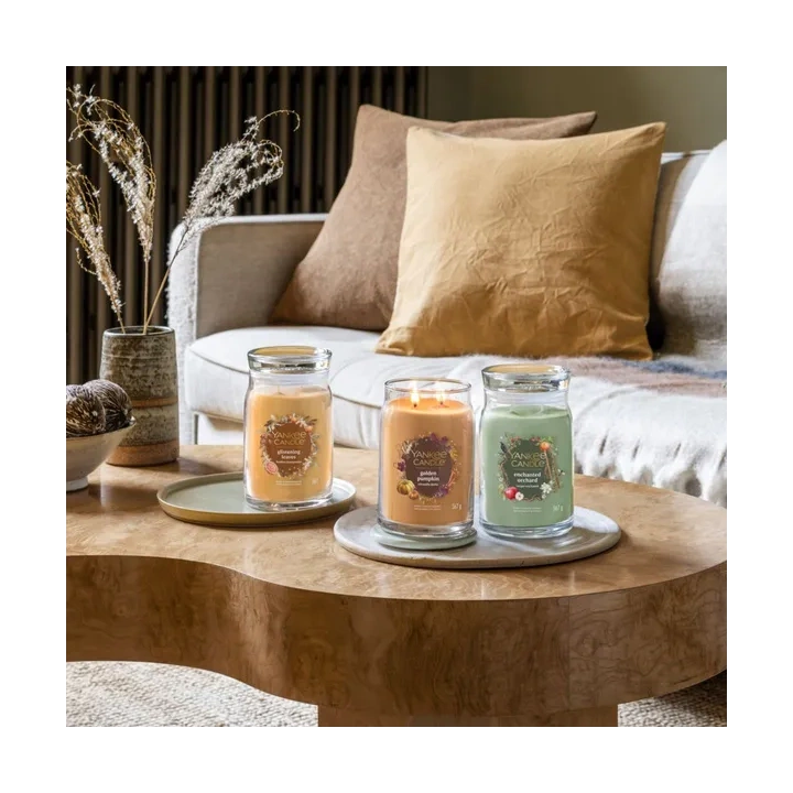 YANKEE CANDLE Signature Duża świeca w słoiku GLISTENING LEAVES 567g