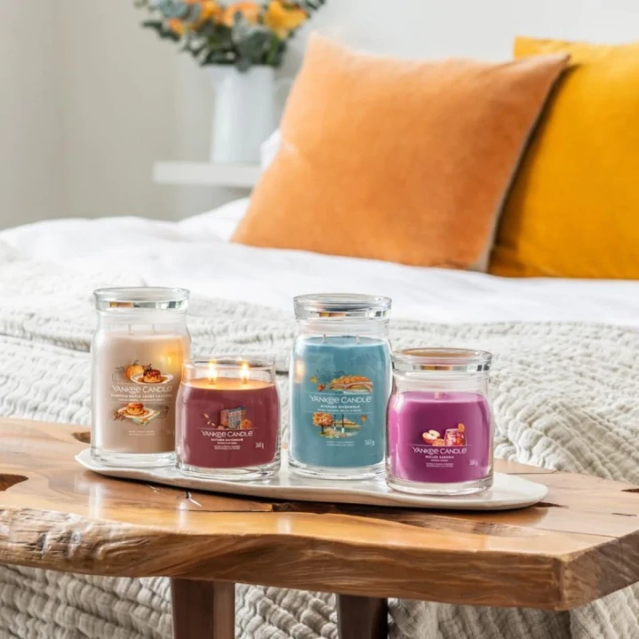 YANKEE CANDLE Signature Średnia świeca w słoiku AUTUMN DAYDREAM 368g