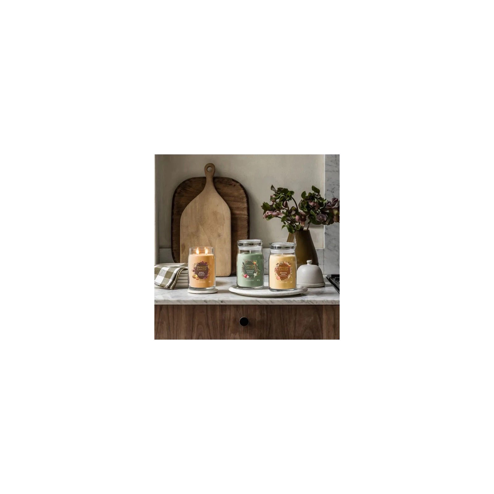 YANKEE CANDLE Signature Duża świeca w słoiku GLISTENING LEAVES 567g
