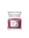 YANKEE CANDLE Sparkling Winterberry świeca zapachowa Signature mała 110g