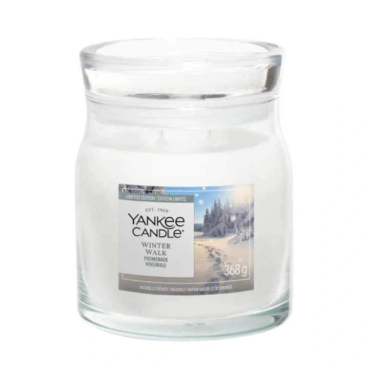 YANKEE CANDLE Winter Walk świeca zapachowa Signature średnia 368g