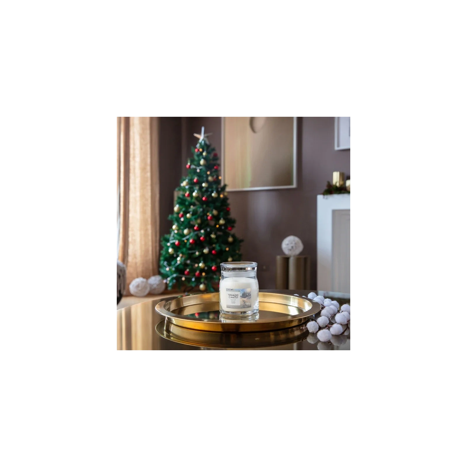 YANKEE CANDLE Winter Walk świeca zapachowa Signature średnia 368g