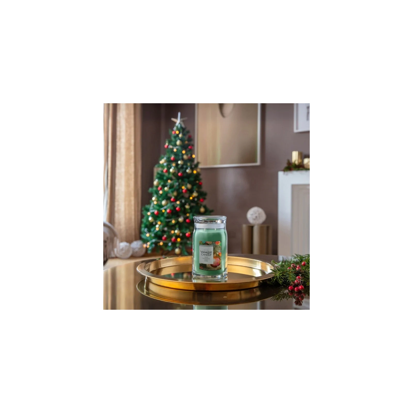 YANKEE CANDLE Tree Trimming świeca zapachowa Signature duża 567g