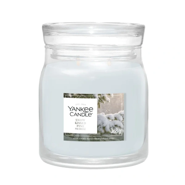 YANKEE CANDLE Snow Kissed Pine świeca zapachowa Signature średnia 368g