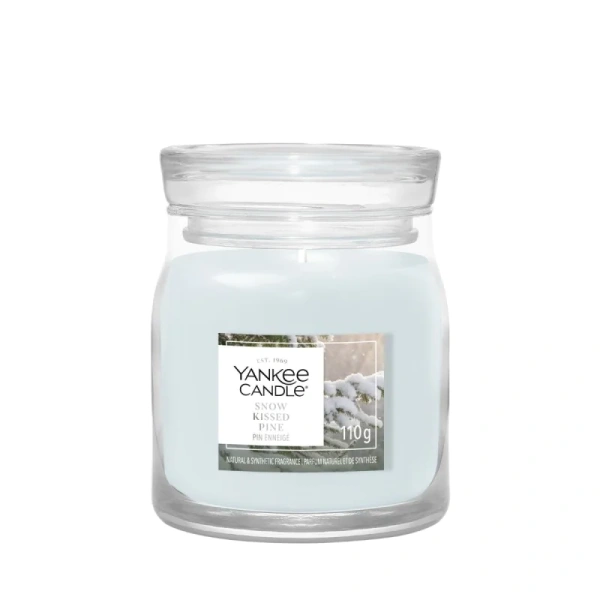 YANKEE CANDLE Snow Kissed Pine świeca zapachowa Signature mała 110g