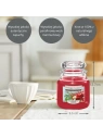 YANKEE CANDLE Home Inspiration Średnia świeca w słoiku MISTLETOE CHARM 340g