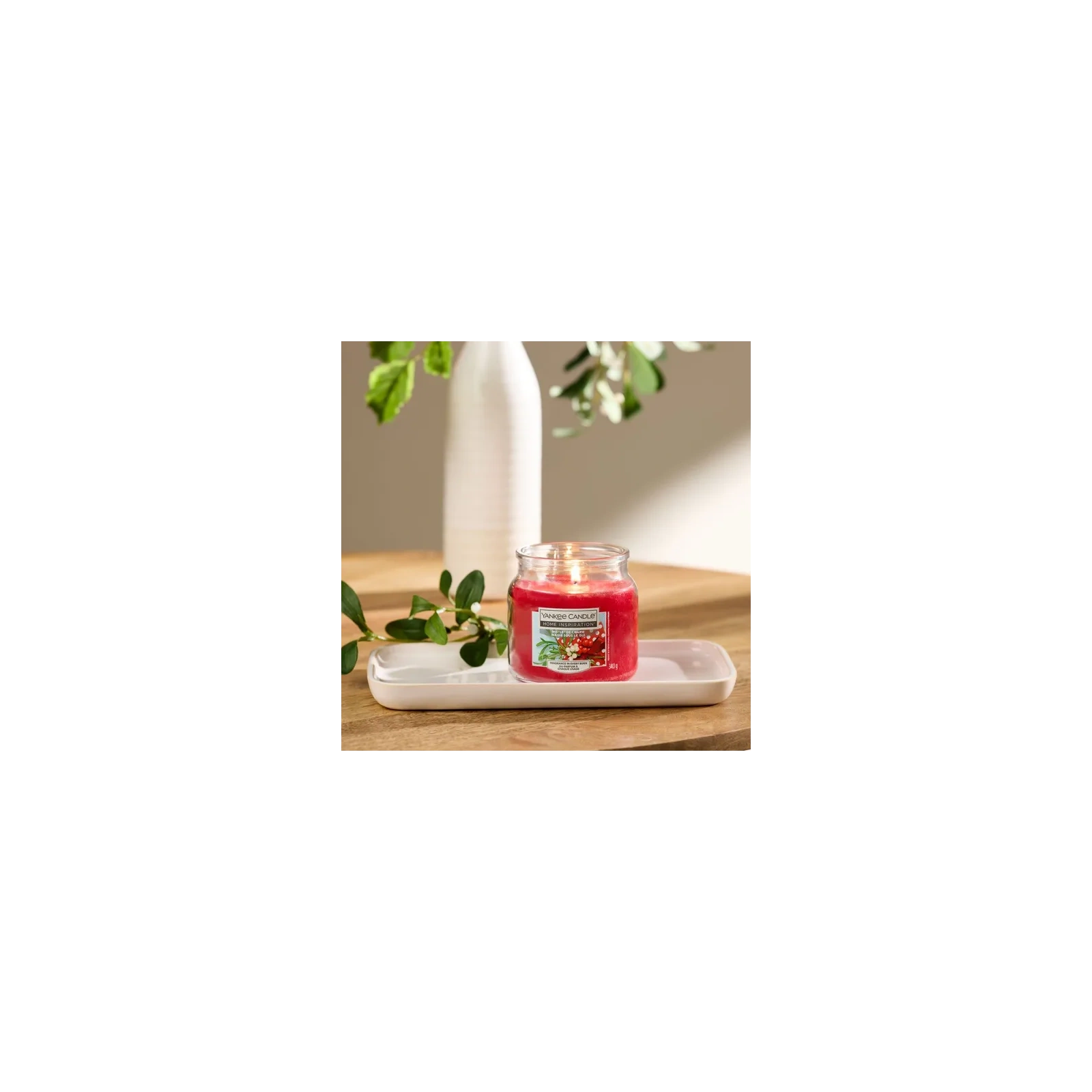 YANKEE CANDLE Home Inspiration Średnia świeca w słoiku MISTLETOE CHARM 340g