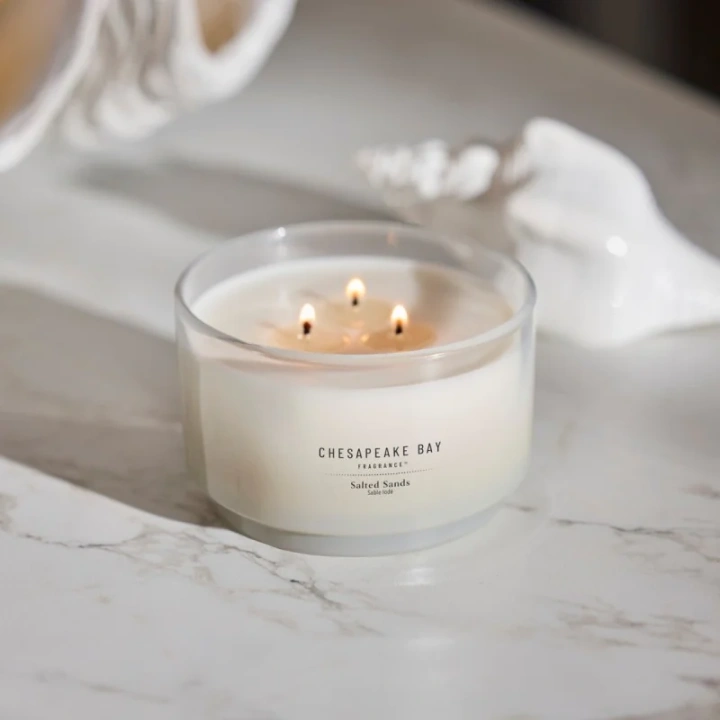 Chesapeake Bay Fragrance Salted Sands duża świeca zapachowa 411g