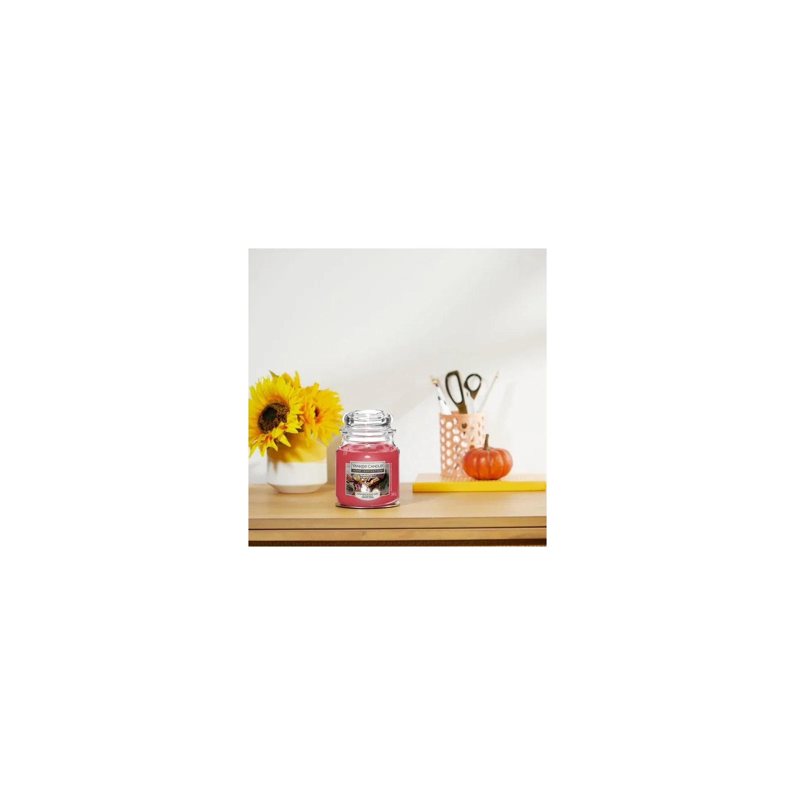 YANKEE CANDLE Home Inspiration Średnia w świeca słoiku CINNAMON DELIGHT 340g
