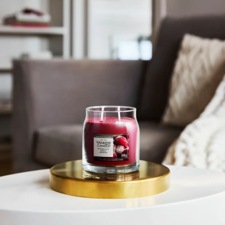 YANKEE CANDLE Woodland Spice świeca zapachowa Signature średnia 368g